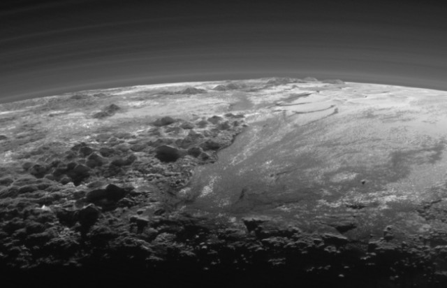 Новые захватывающие кадры Плутона от NASA