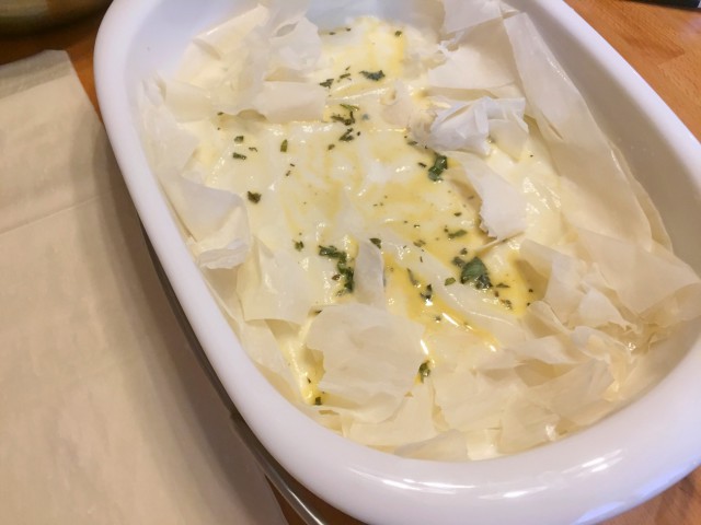 Бурек с белым овечьим сыром и травами. /// кулинария.