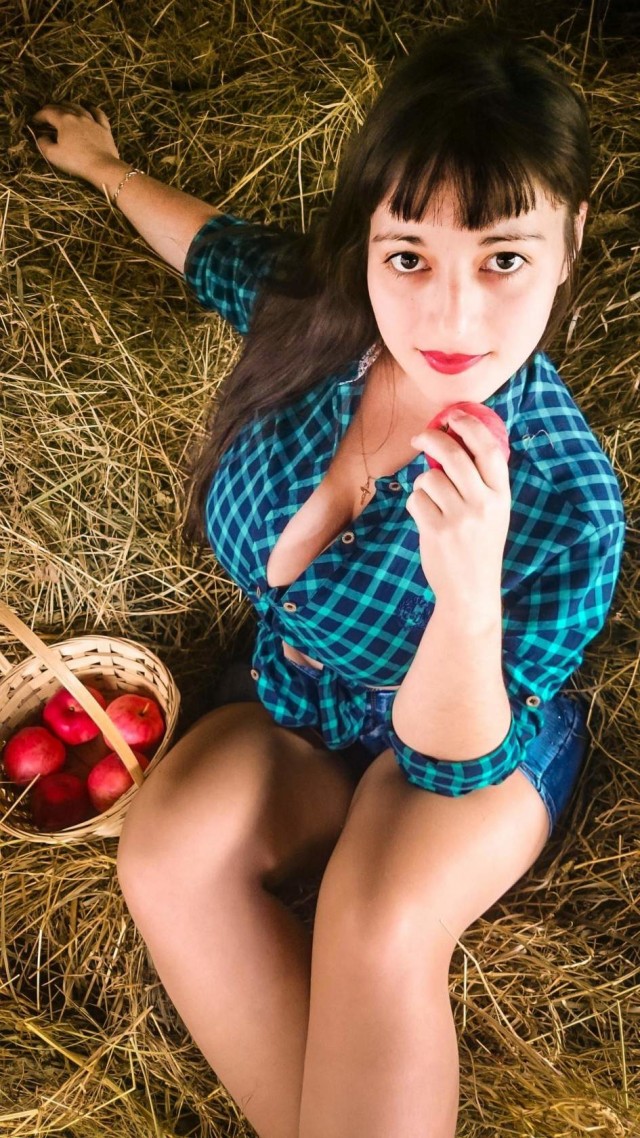 Девушки провинцию населяющие (гламурные) и настоящие