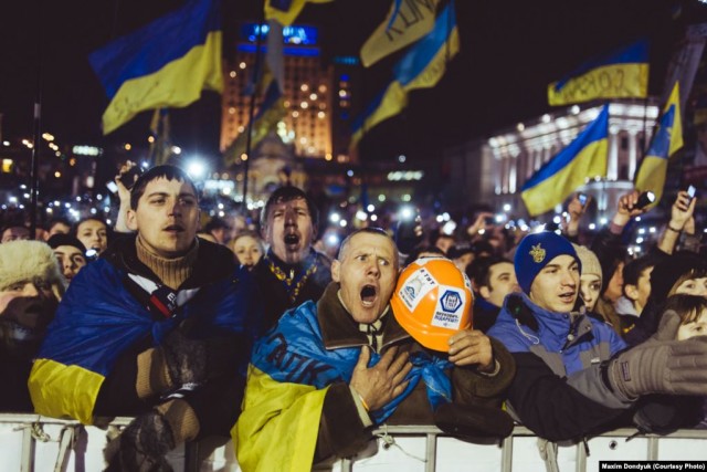 Активистку оштрафовали за исполнение гимна России на митинге