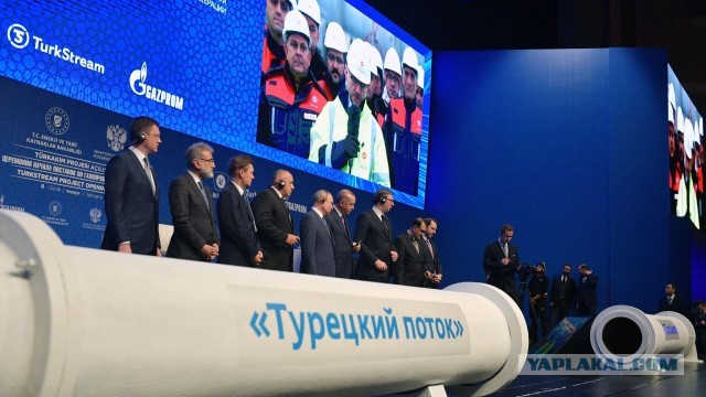 «Друг Реджеп» поставит на Украину несколько сотен «байрактаров» и артиллерийские снаряды