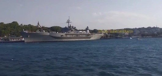 Турки ждут атак на Крым: в Стамбул зашел корабль управления LCC 20 Mount Whitney