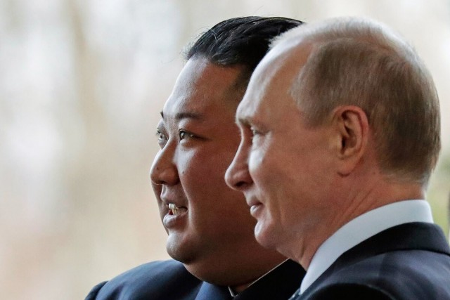Ким Чен Ын встретил Путина в аэропорту Пхеньяна