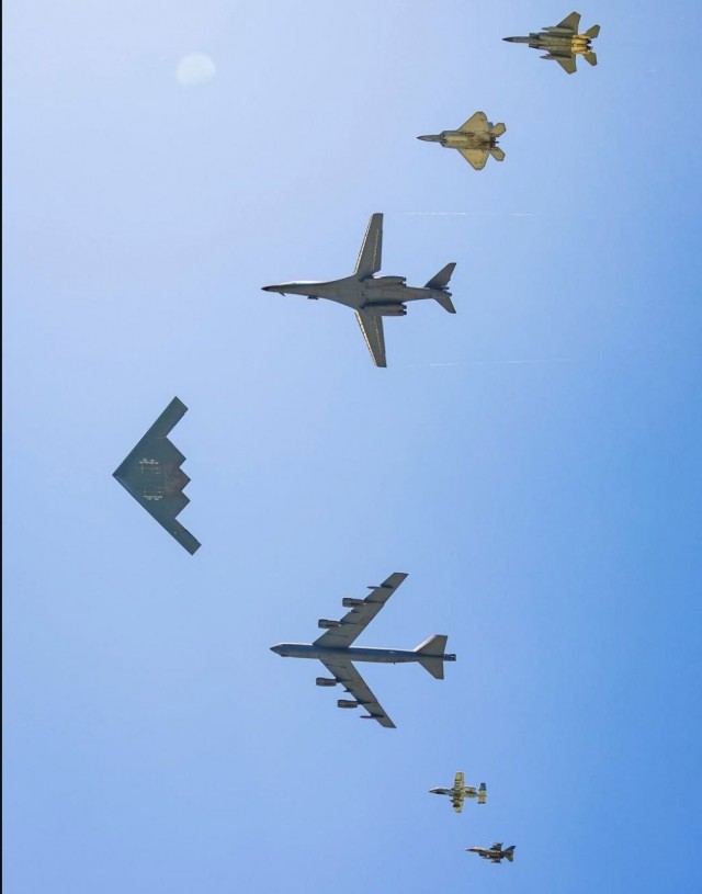 ВВС США готовятся к параду в день рождения Трампа 14 июня над пляжем Майами