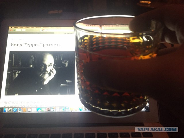 Умер Терри Пратчетт