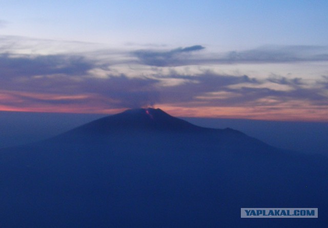 Извержение вулкана Этна в Италии