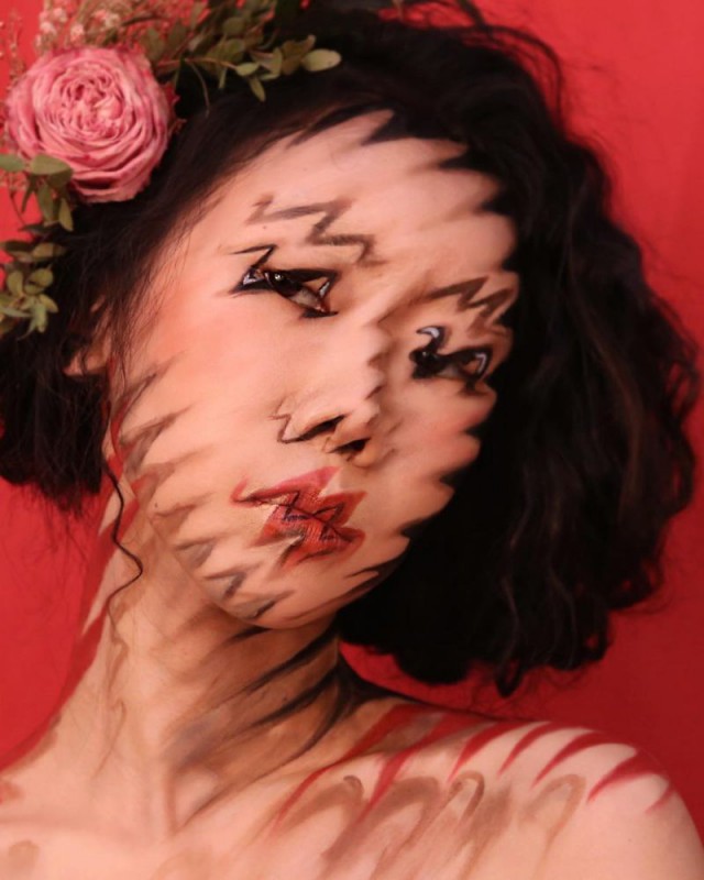 Корейская художница создает завораживающие оптические иллюзии у себя на лице