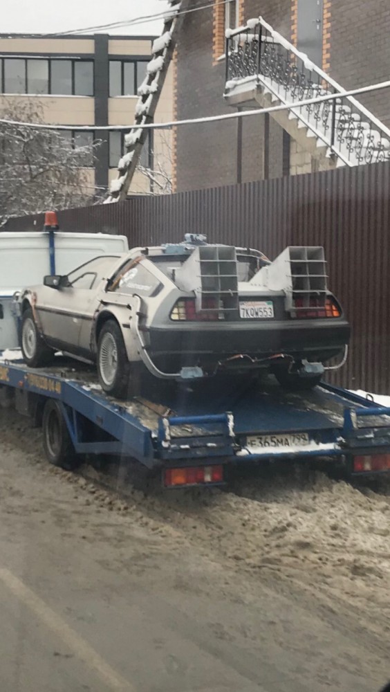 Мечты сбываются: фанат фильма "Назад в будущее" купил свой собственный DeLorean