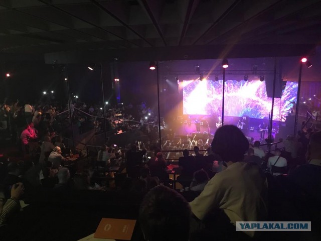 "Знает Костя, знает Алла - никуда нам без металла"