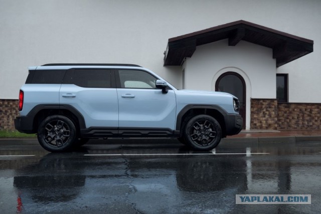 Toyota Motor 21 октября провела мировую премьеру новой модели — внедорожника Land Cruiser FJ по прозвищу «бэби-Круизер»