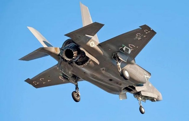 Двигатели с поворотным соплом: что это такое и зачем они истребителям