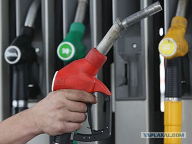 Независимые АЗС предупредили Козака о новом скачке цен на бензин