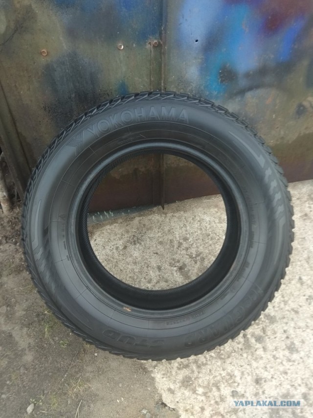 Продам зимнюю резину 215/65 r16