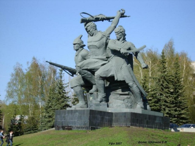 За 5 минут до закрытия винной лавки.