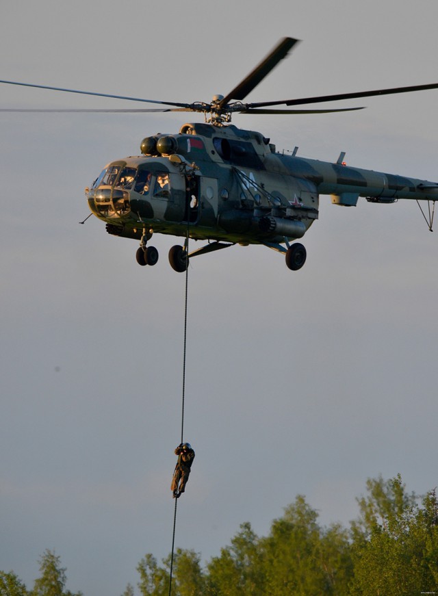 На трассу М4 садятся боевые самолеты