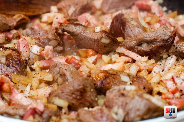 Гуляш из оленей по-якутски