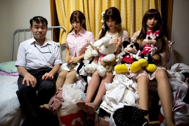 Японцы выбирают силиконовые куклы...