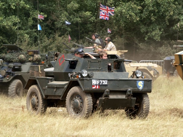 Появилось первое фото опытного образца бронеавтомобиля "Ласок 4-П"