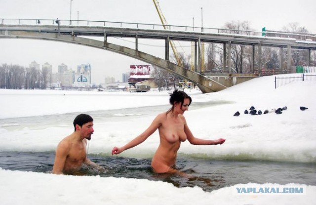 Крещение киевских нудистов 18+