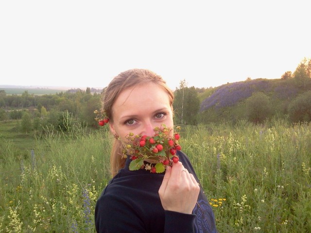 Луга, поля, девчонки