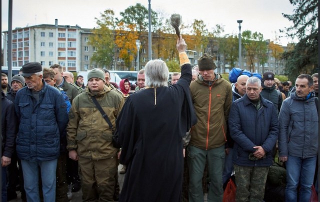 «Останавливают всех и куда-то уводят»: на въезде в Челябинск массово проверяют водителей