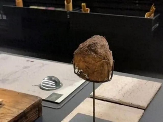 В элитном ресторане Китая подают десерт из... слоновьего говна.