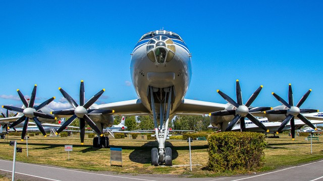 Самый большой "турбопроп" в мире - советский Ту-114