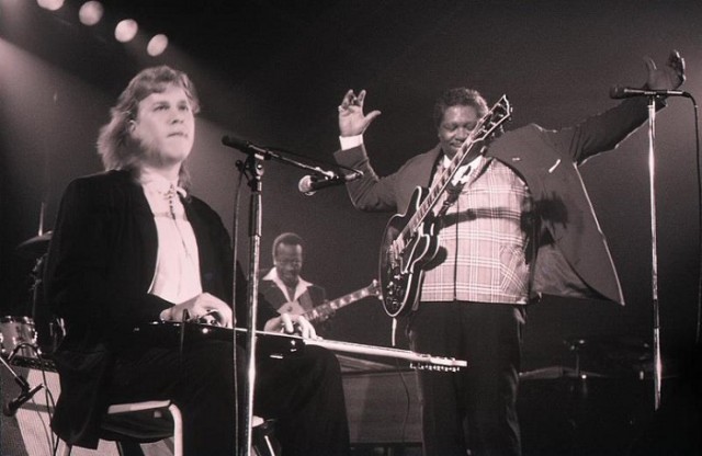Музыка и музыканты: Jeff Healey-слепой музыкант