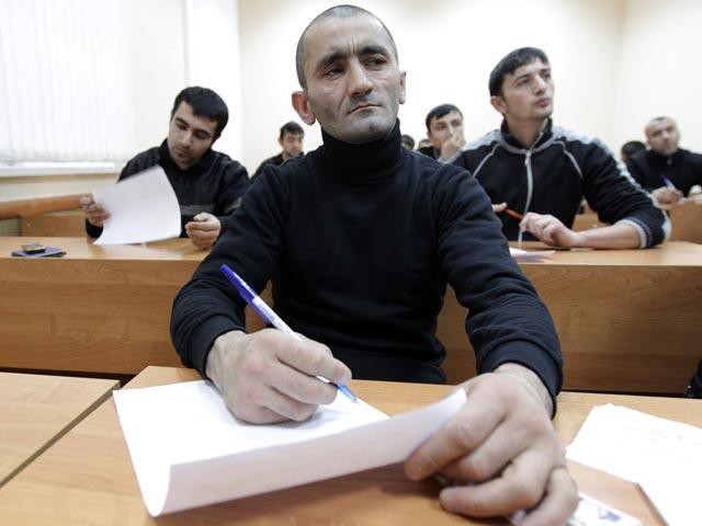 Адаптацию мигрантов поддержат твоими деньгами