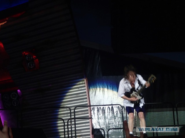 AC/DC. Вжарим рок в этой дыре!