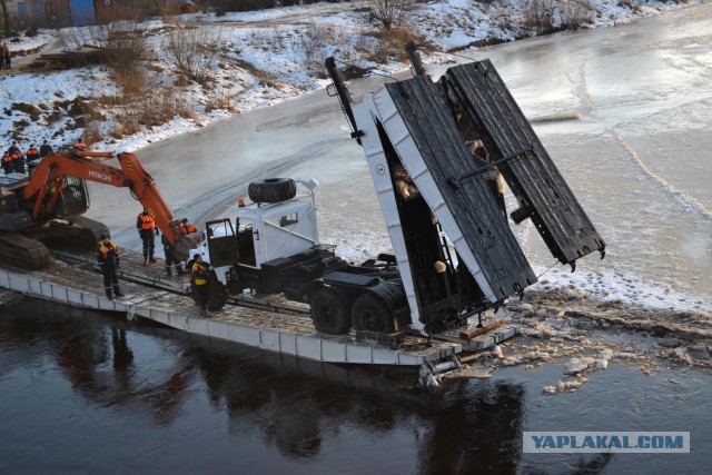 Обрушился мост в Архангельской области