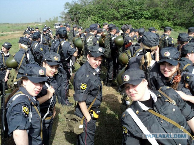 А как вам нравятся такие сотрудники полиции?