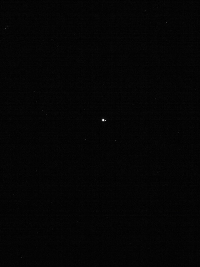 OSIRIS-REx сфотографировал Землю с расстояния 63 миллиона км