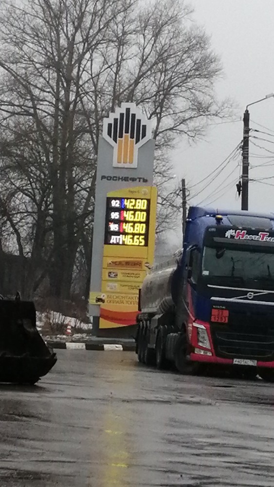 Волгоградцы объявили бойкот заправкам «Лукойла» из-за роста цен на бензин