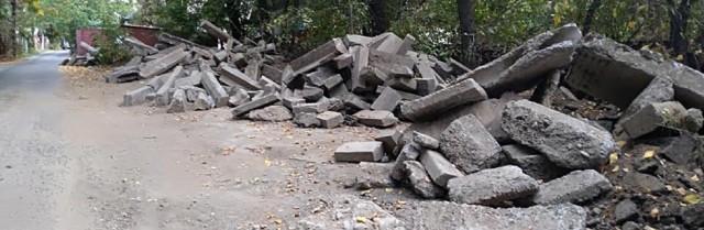 В Уфе патриот в соответствующей футболке украл бордюр