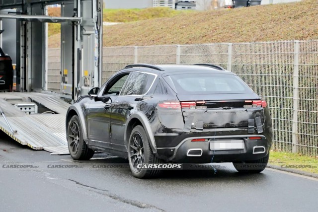 Появились фото прототипа электрического Porsche Cayenne, который выйдет в 2026 году