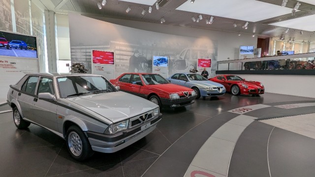 Alfa Romeo museo. Красивых автомобилей пост