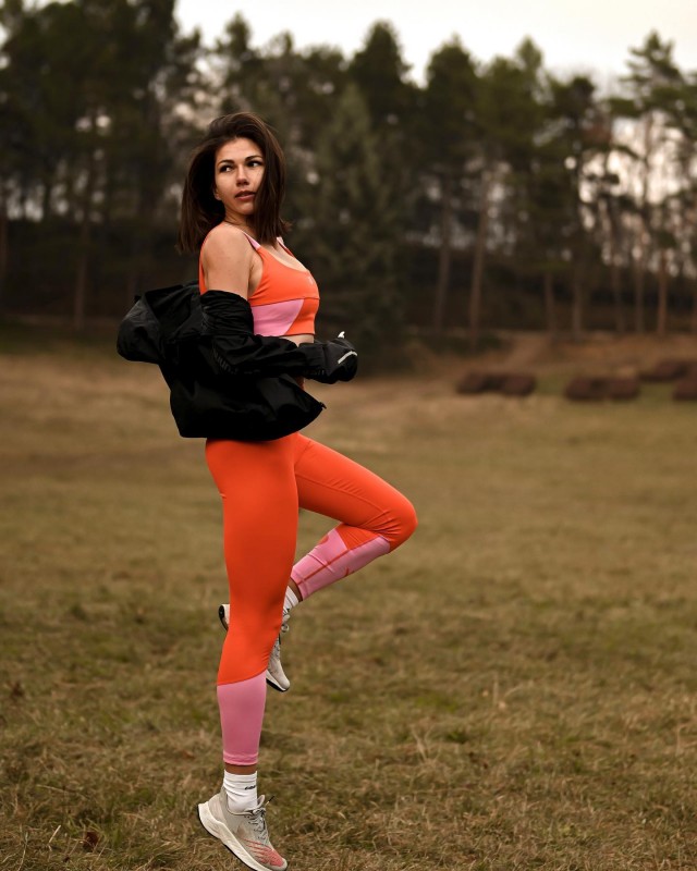 Девушки в спортивной форме - 4