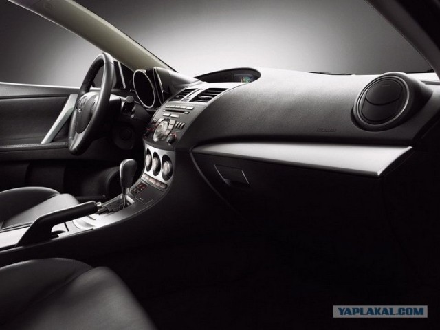 Новая Mazda 3 (3 фото)