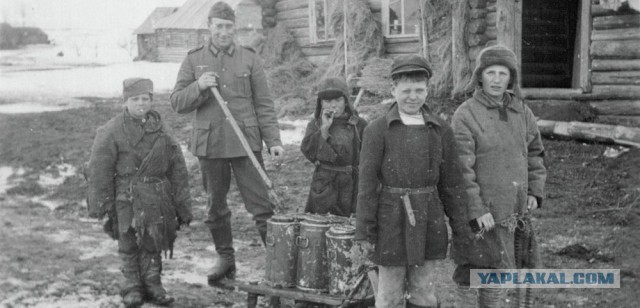 Крестьяне, деревенские  хаты. 1941-1942