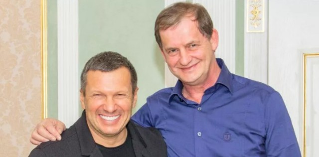 Экскурсия по дворцу... хм, по главному офису оптовой компании в Екатеринбурге
