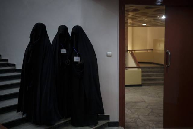 Женщинам и девушкам запрещено появляться в университете Кабула
