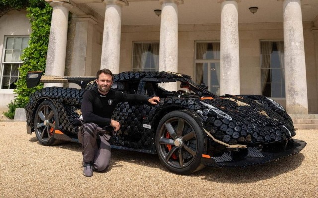 Игрушки для мальчиков. Собран из Lego. Цена от $500. Koenigsegg весом 1,8 тонны разогнался до 111 км/ч.