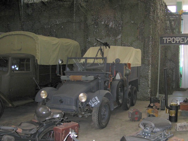 Выставка военных автомобилей. ПО "Ленрезерв", СПб.