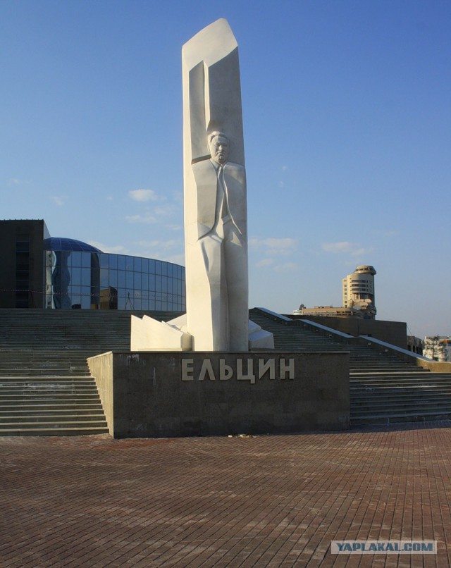 Памятники, которые иначе воспринимаются народом
