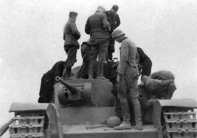 Трагедия начала Великой Отечественной на примере Т-28 и Т-35.