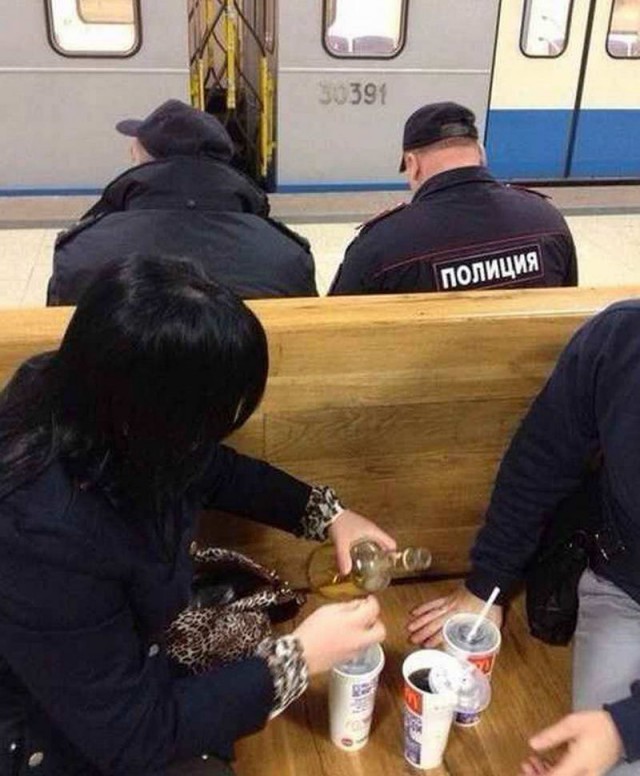 Пятница. В асоциальных сетях время пить и ненавидеть