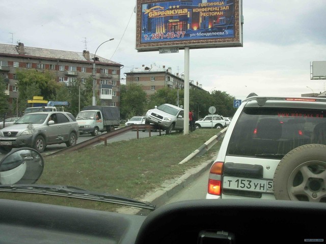 Акуратно заехал