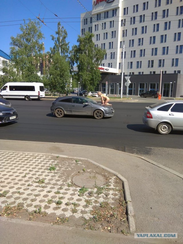 Голая девушка в Уфе