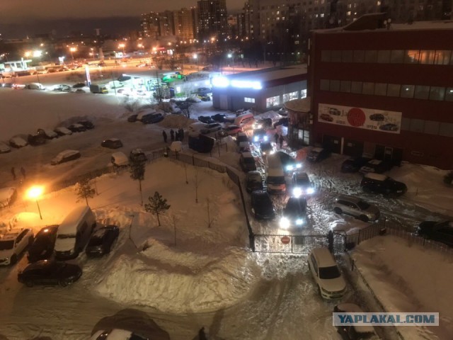 Самозахват бесплатной парковки в Санкт-Петербурге